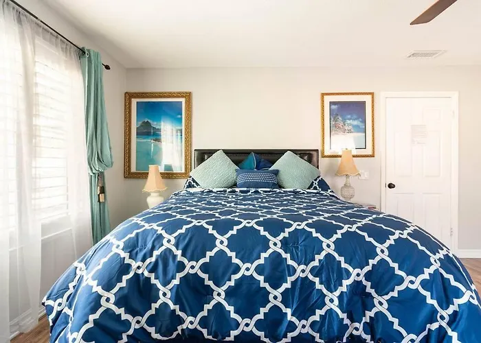 Romantic Coastal Private Room